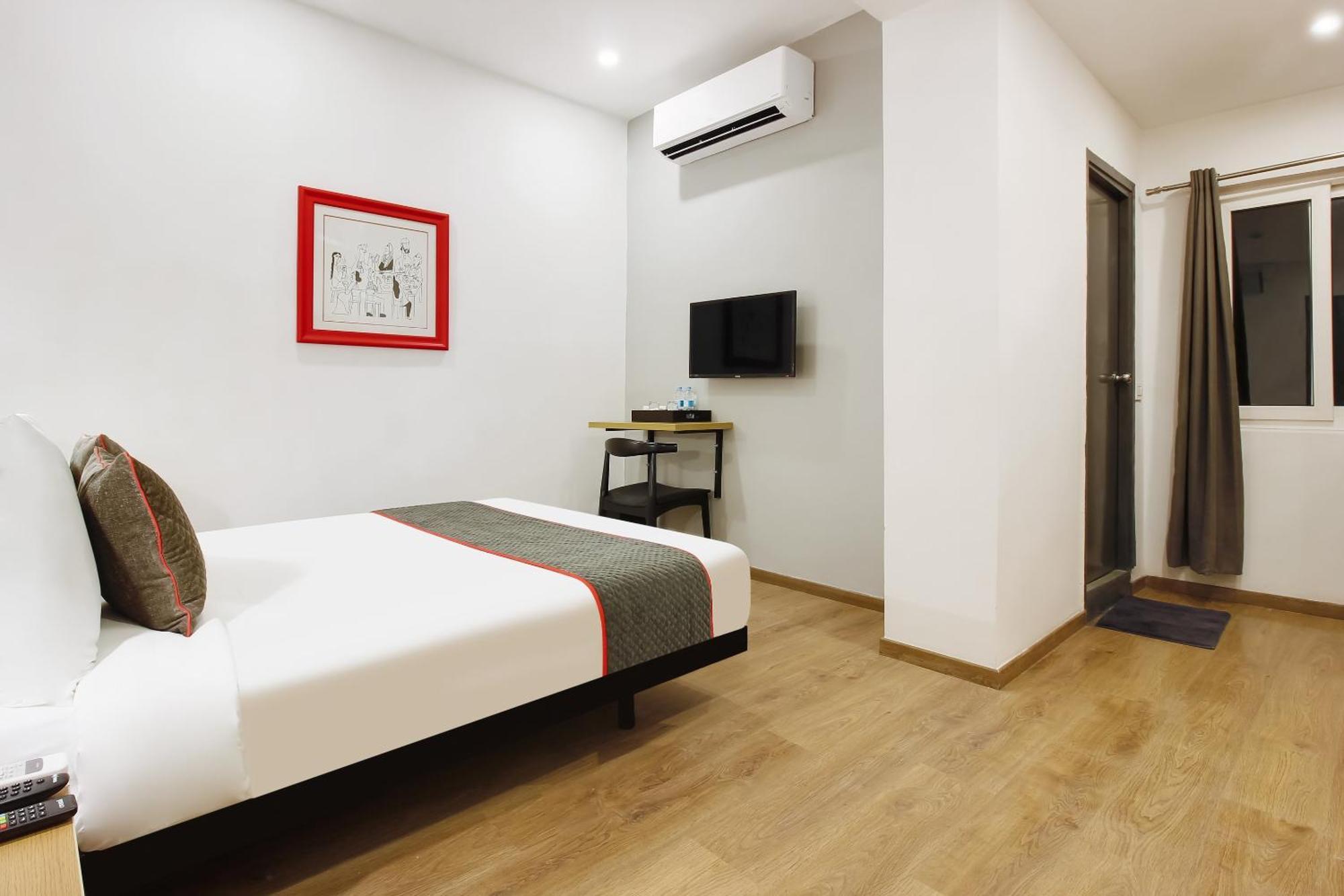 Super Townhouse The Cinco Hotel Near Esi Hospital Hyderabad Eksteriør billede